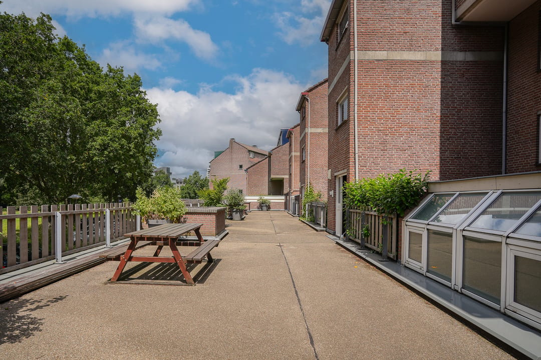 Stylish Ground Floor Apartment with Sunny Garden in Rijnsweerd — 22