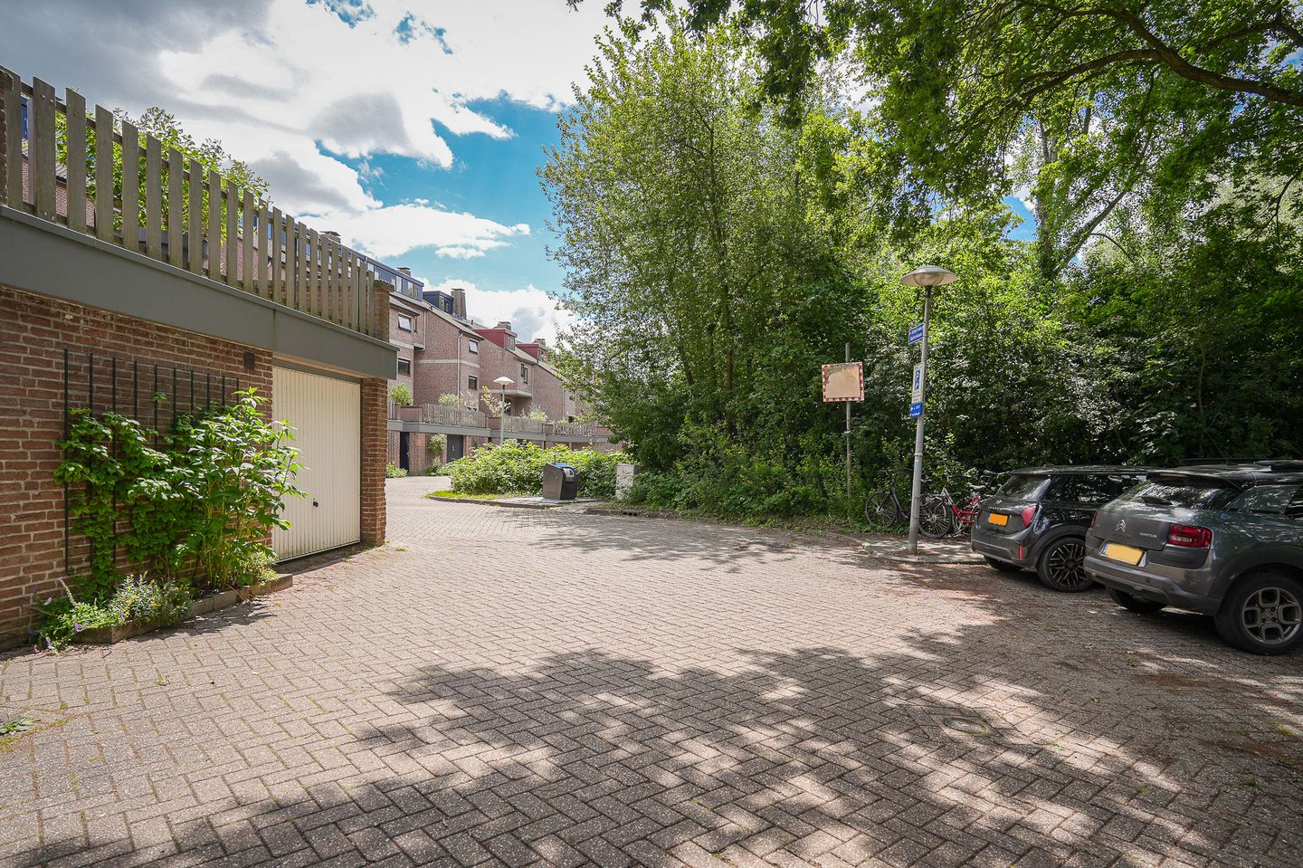 Stylish Ground Floor Apartment with Sunny Garden in Rijnsweerd — 25