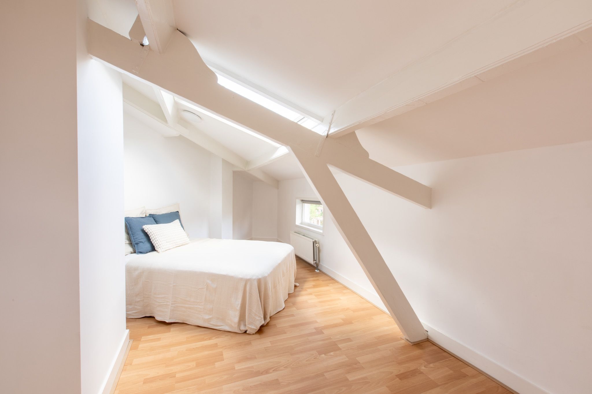 Bright Two-Room Apartment with South-Facing Terrace at Huijgenspark — 18