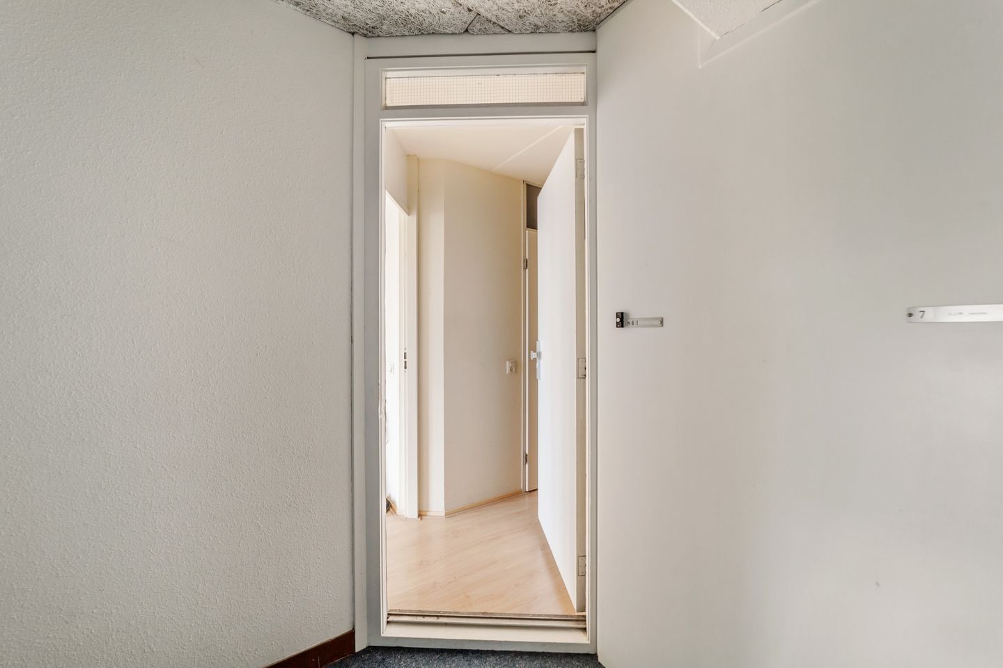 Spacious Apartment with Harbor Views in Delft Center — 10
