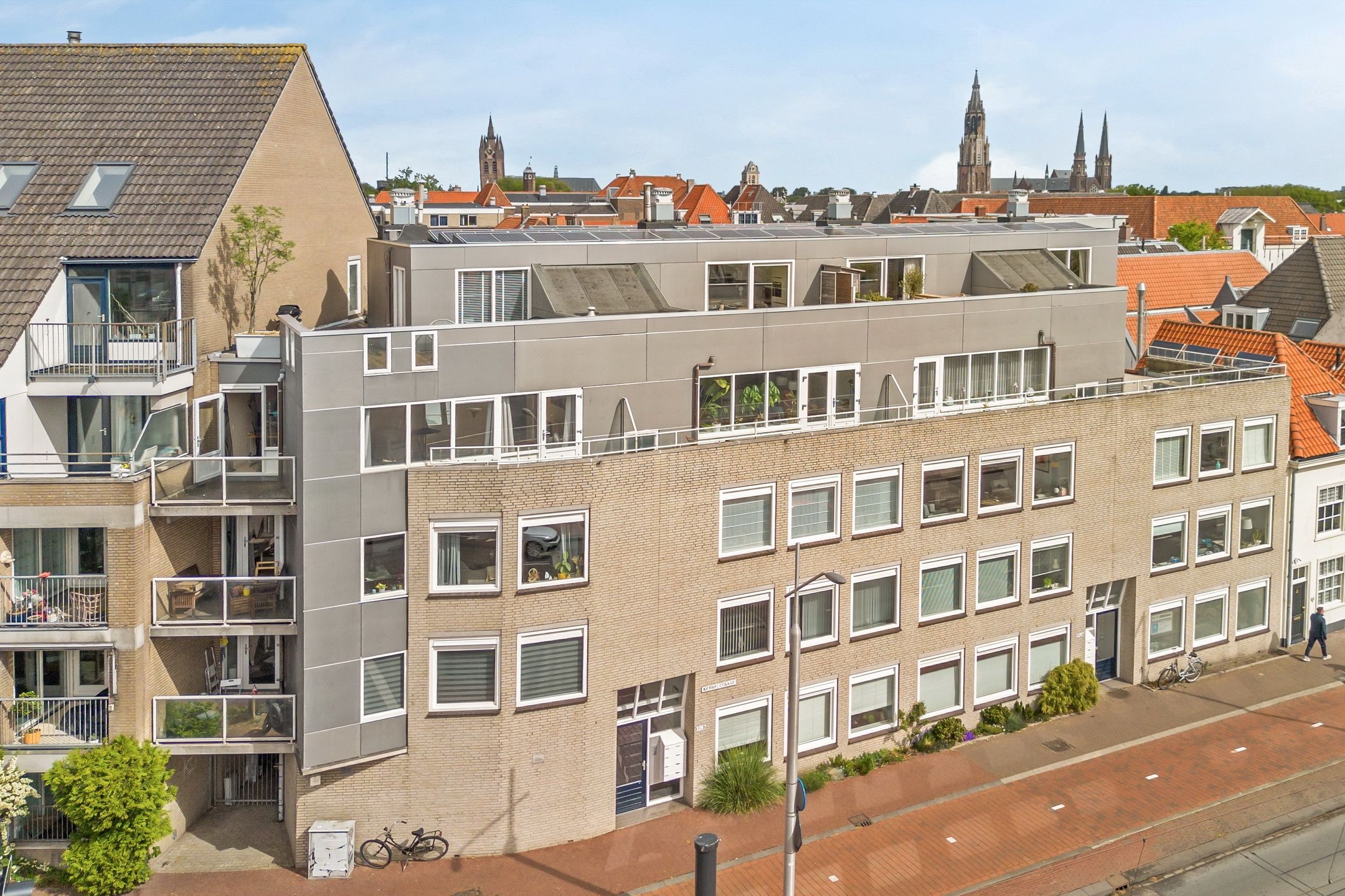 Spacious Apartment with Harbor Views in Delft Center — 30