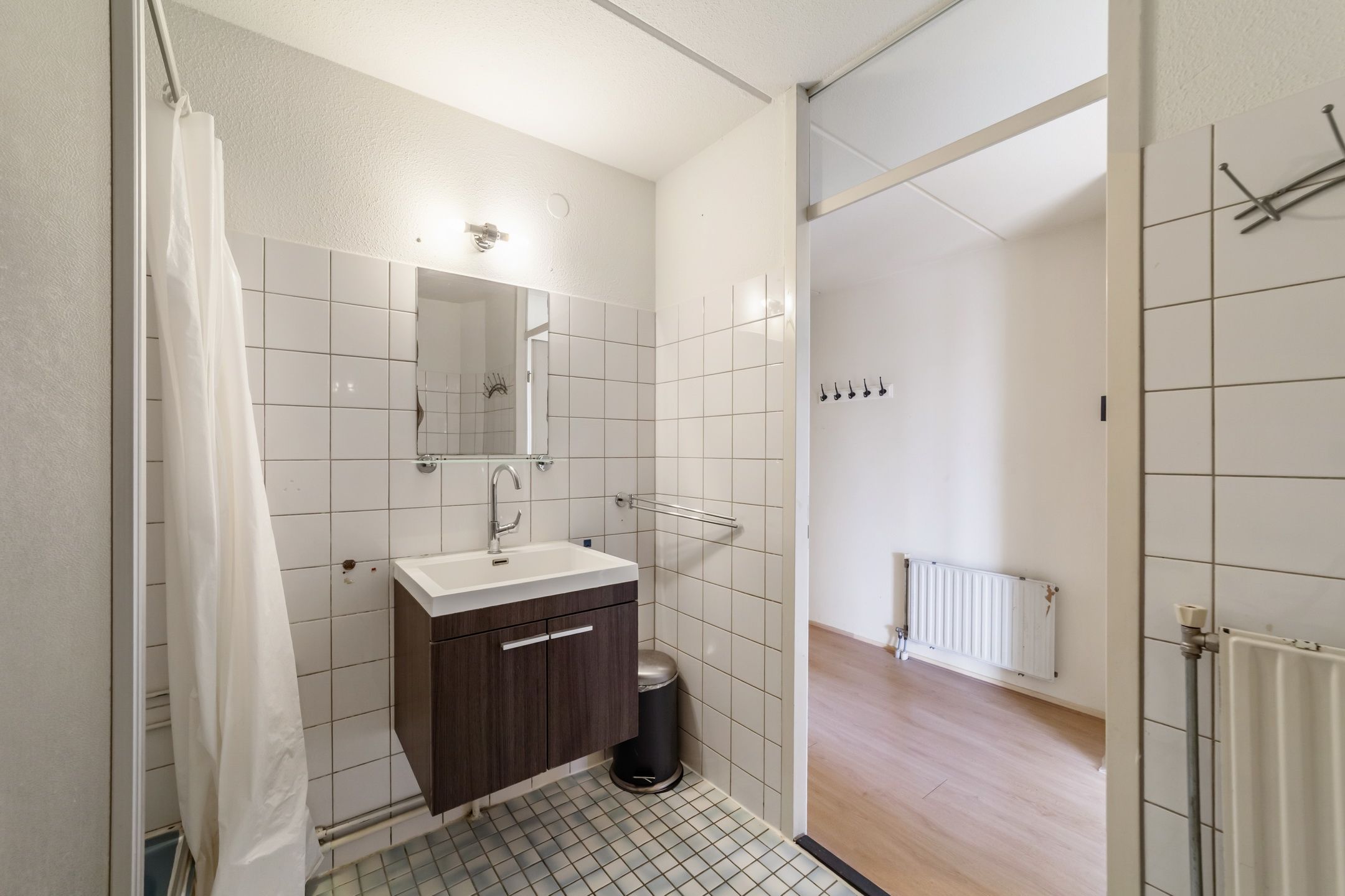 Spacious Apartment with Harbor Views in Delft Center — 24