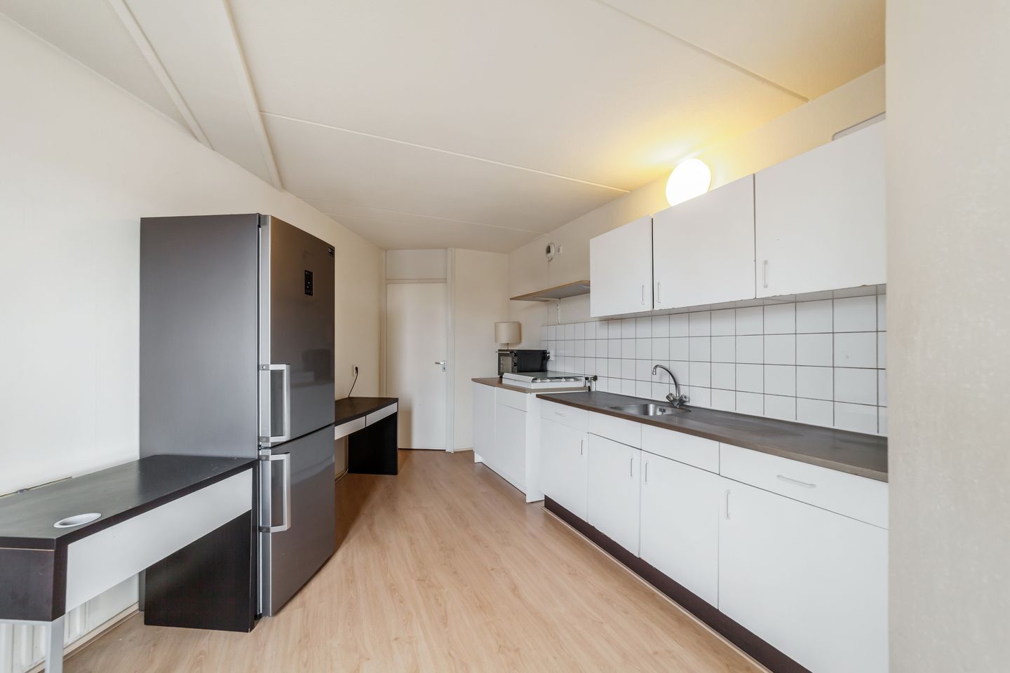 Spacious Apartment with Harbor Views in Delft Center — 25