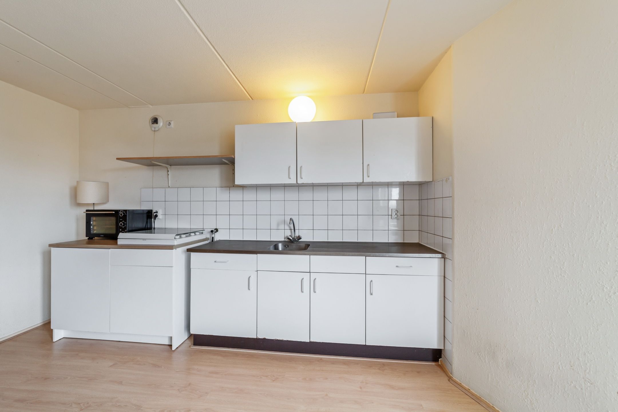 Spacious Apartment with Harbor Views in Delft Center — 27