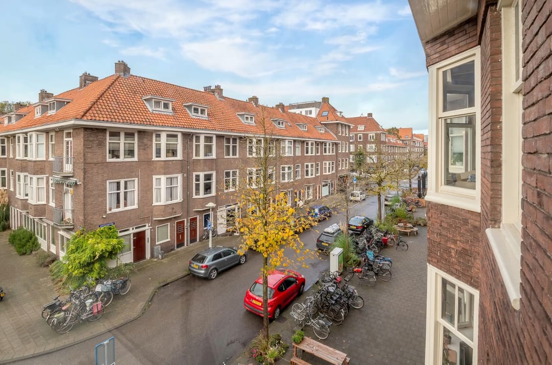 Characterful Upper Apartment with Exceptional Light and Three Outdoor Spaces in Hoofddorppleinbuurt — 41