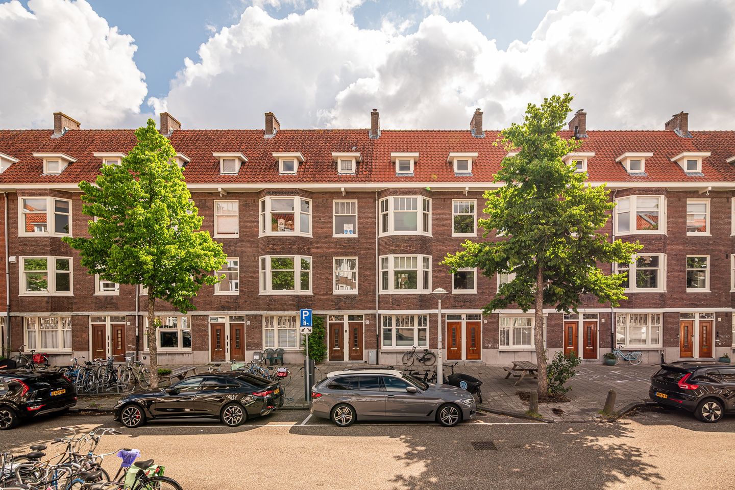 Characterful Upper Apartment with Exceptional Light and Three Outdoor Spaces in Hoofddorppleinbuurt — 40