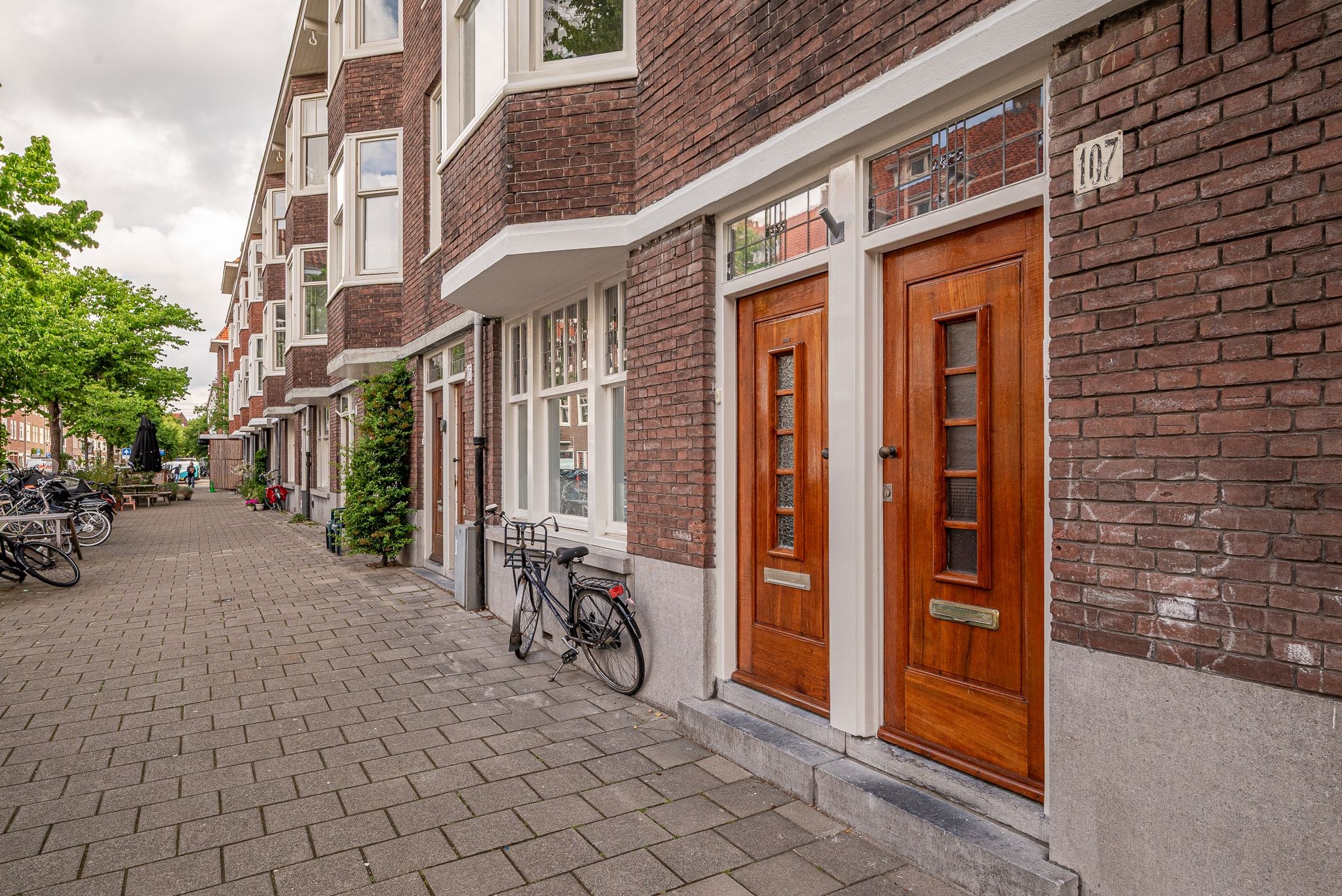 Characterful Upper Apartment with Exceptional Light and Three Outdoor Spaces in Hoofddorppleinbuurt — 39