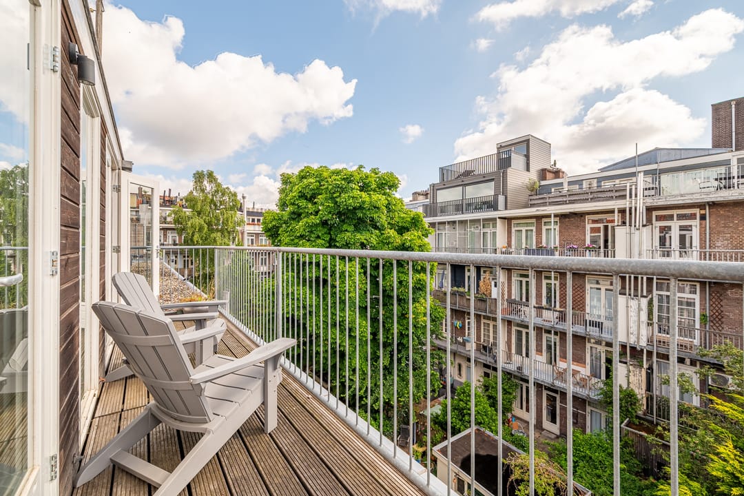 Characterful Upper Apartment with Exceptional Light and Three Outdoor Spaces in Hoofddorppleinbuurt — 26