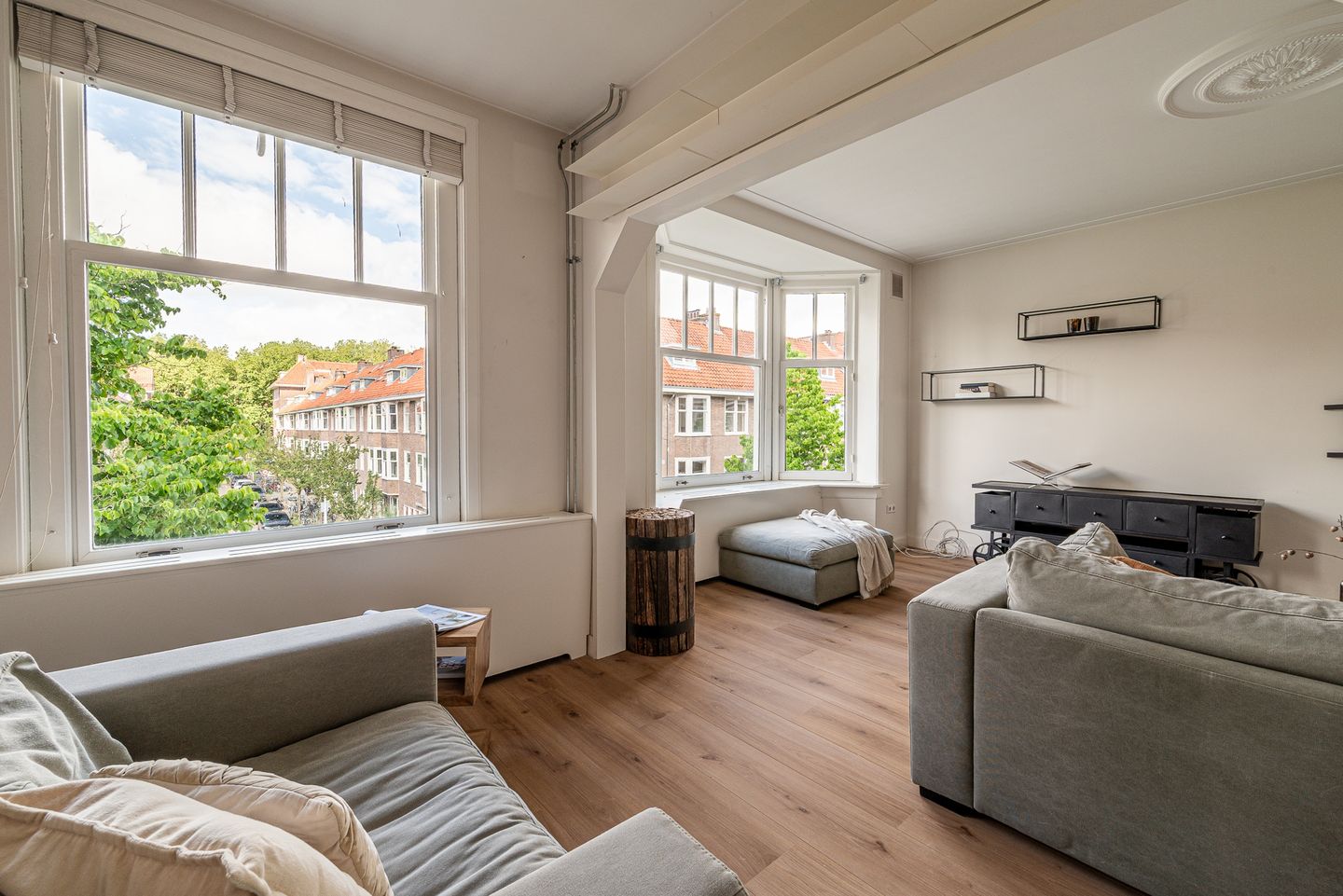 Characterful Upper Apartment with Exceptional Light and Three Outdoor Spaces in Hoofddorppleinbuurt — 19