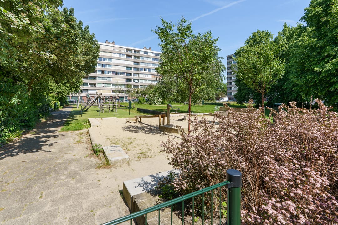 Spacious Corner Apartment with Unobstructed Views on the Top Floor in Overvecht — 26