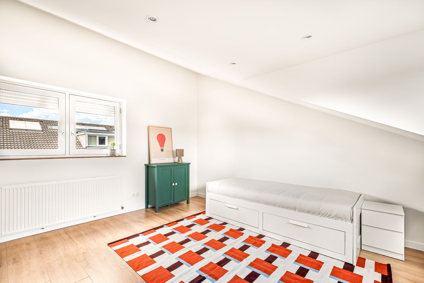 Modern Extended Family Home in Quiet Haarlem Location — 49