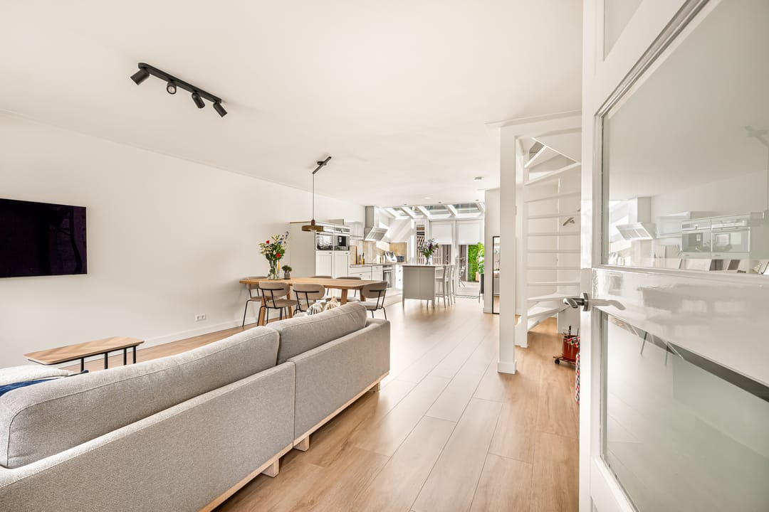Modern Extended Family Home in Quiet Haarlem Location — 8