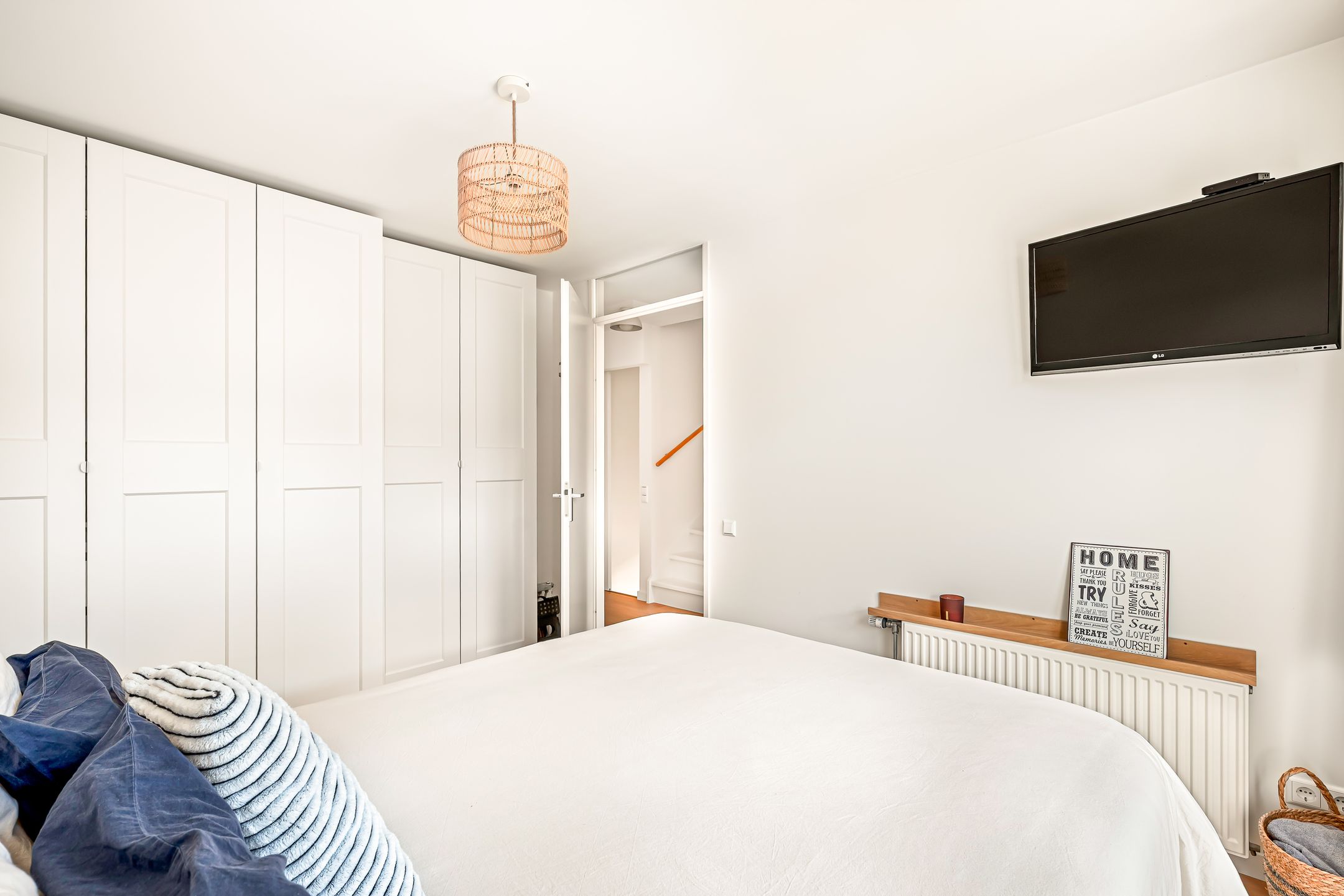 Modern Extended Family Home in Quiet Haarlem Location — 39