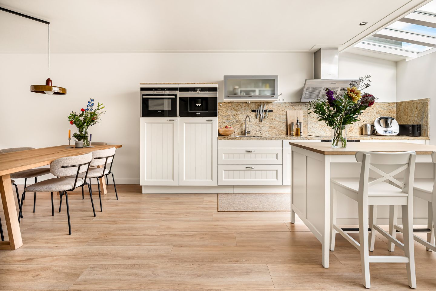 Modern Extended Family Home in Quiet Haarlem Location — 19