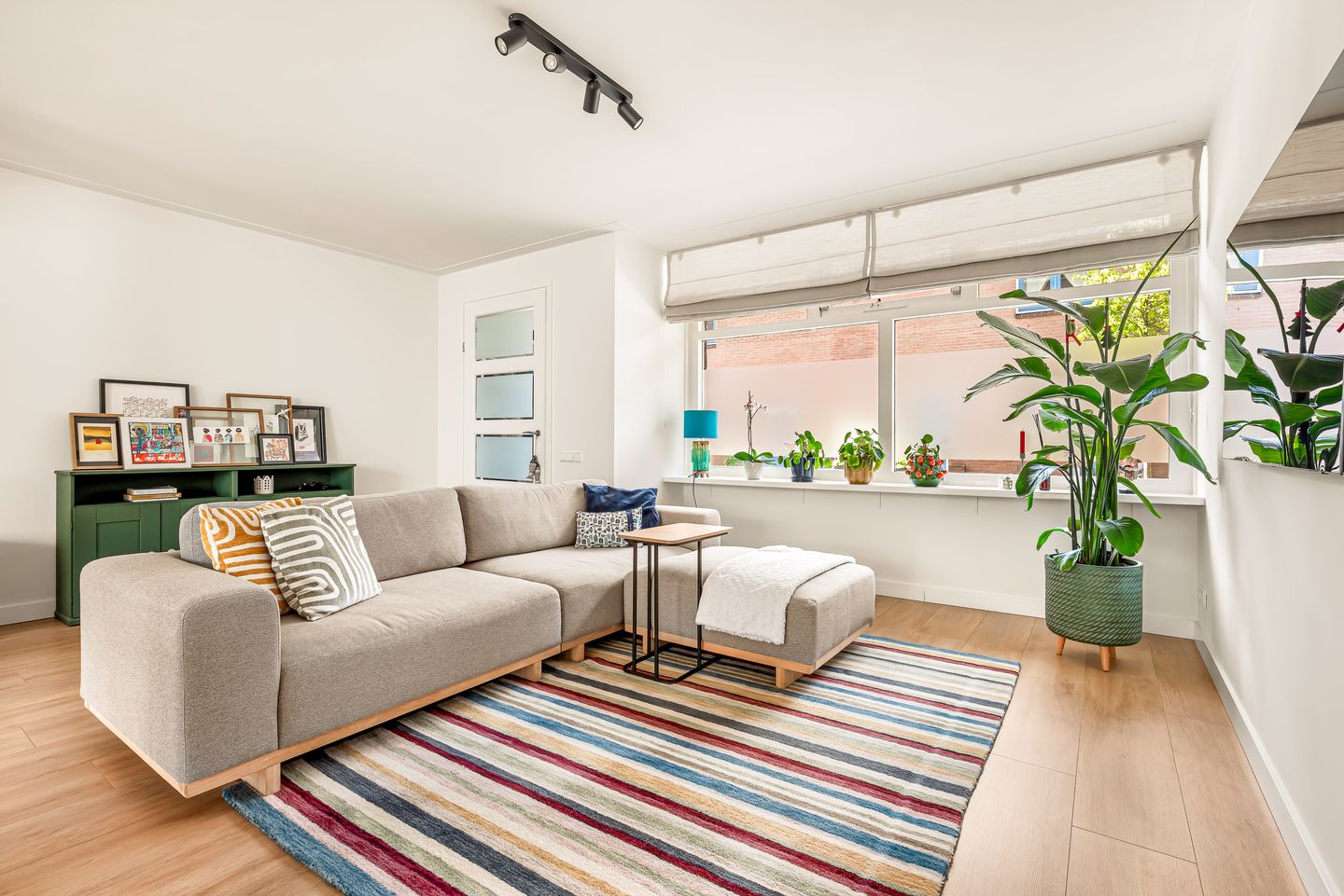 Modern Extended Family Home in Quiet Haarlem Location — 10
