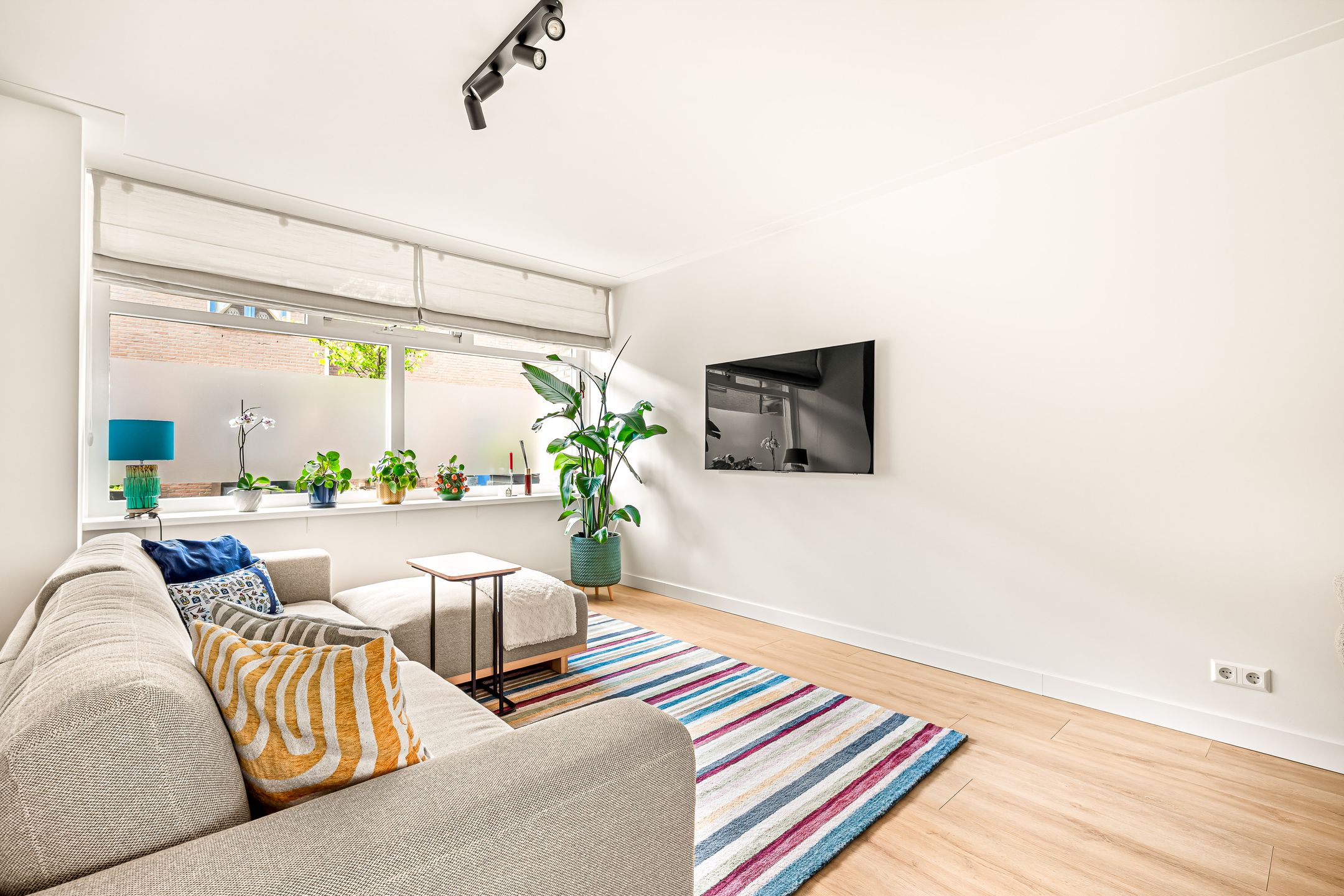 Modern Extended Family Home in Quiet Haarlem Location — 12