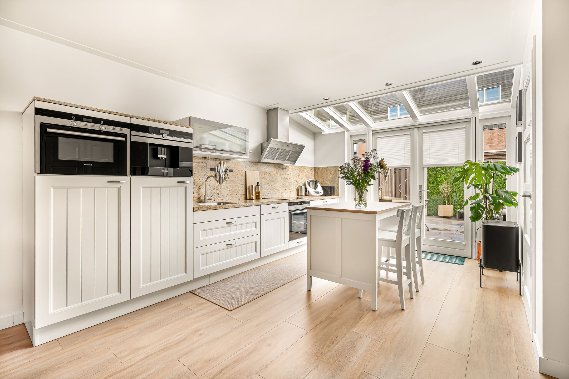 Modern Extended Family Home in Quiet Haarlem Location — 18