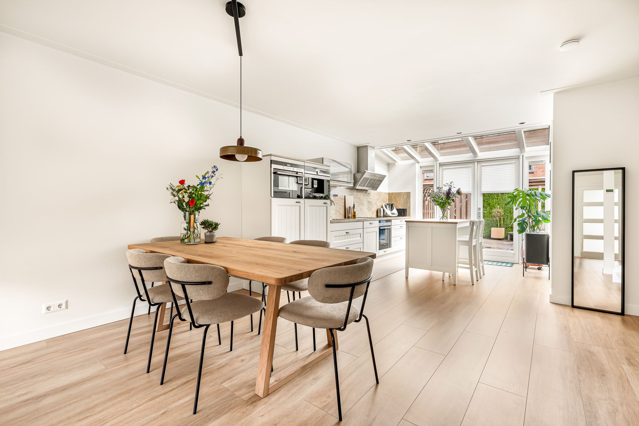 Modern Extended Family Home in Quiet Haarlem Location — 15
