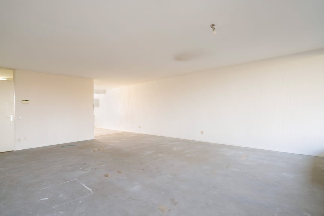 Spacious 3-Bedroom Apartment with Parking in Central Weert — 17
