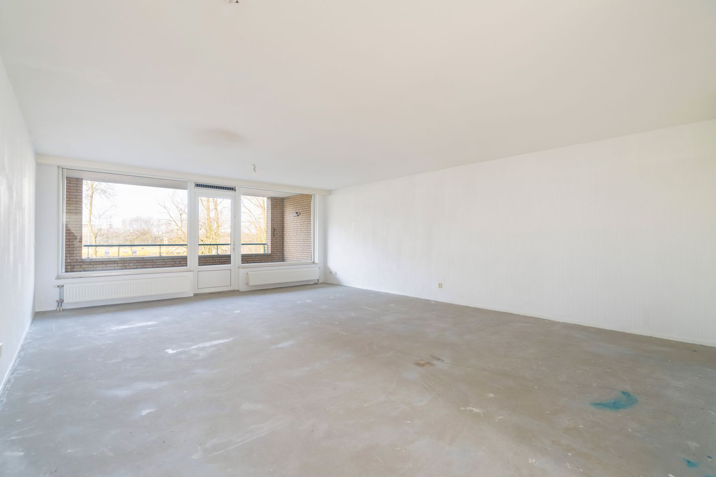 Spacious 3-Bedroom Apartment with Parking in Central Weert — 14