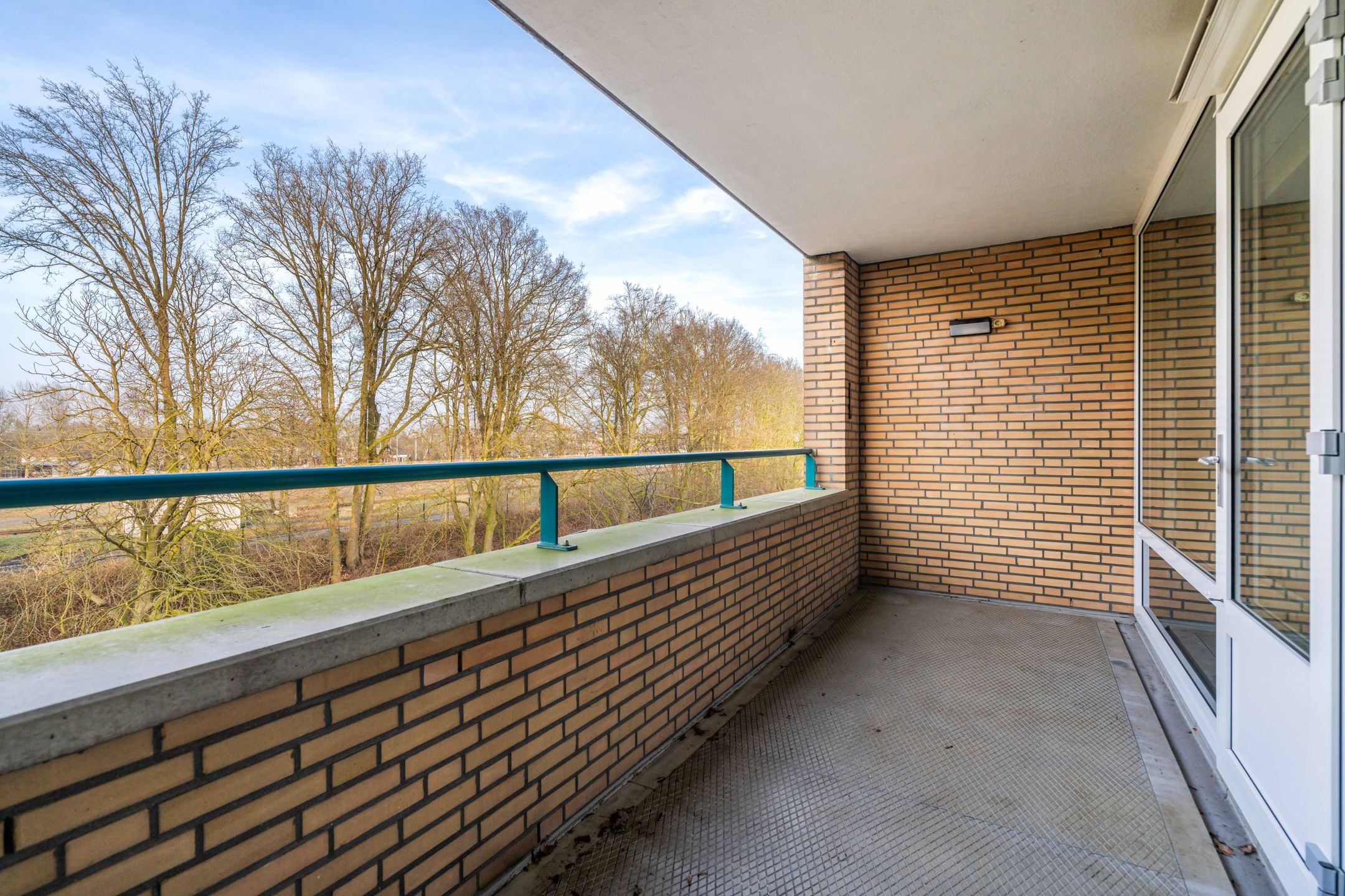 Spacious 3-Bedroom Apartment with Parking in Central Weert — 21