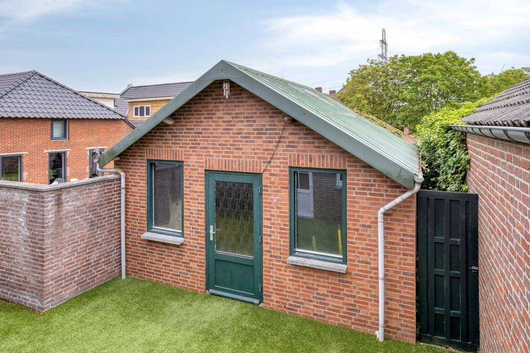 Spacious Detached Country House with Private Garden and Premium Outdoor Living — 38