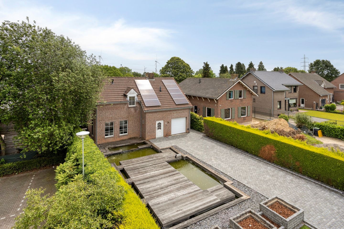 Spacious Detached Country House with Private Garden and Premium Outdoor Living — 44