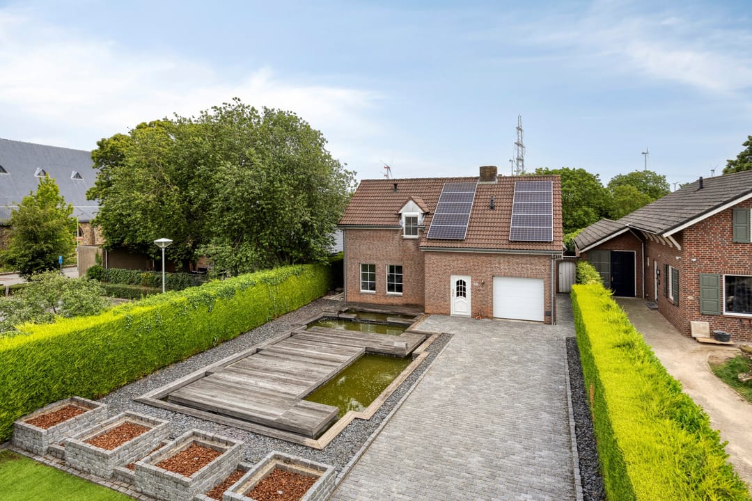Spacious Detached Country House with Private Garden and Premium Outdoor Living — 46