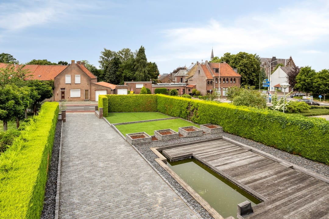 Spacious Detached Country House with Private Garden and Premium Outdoor Living — 47
