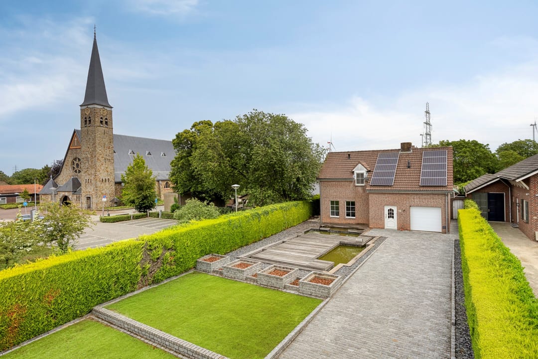 Spacious Detached Country House with Private Garden and Premium Outdoor Living — 43