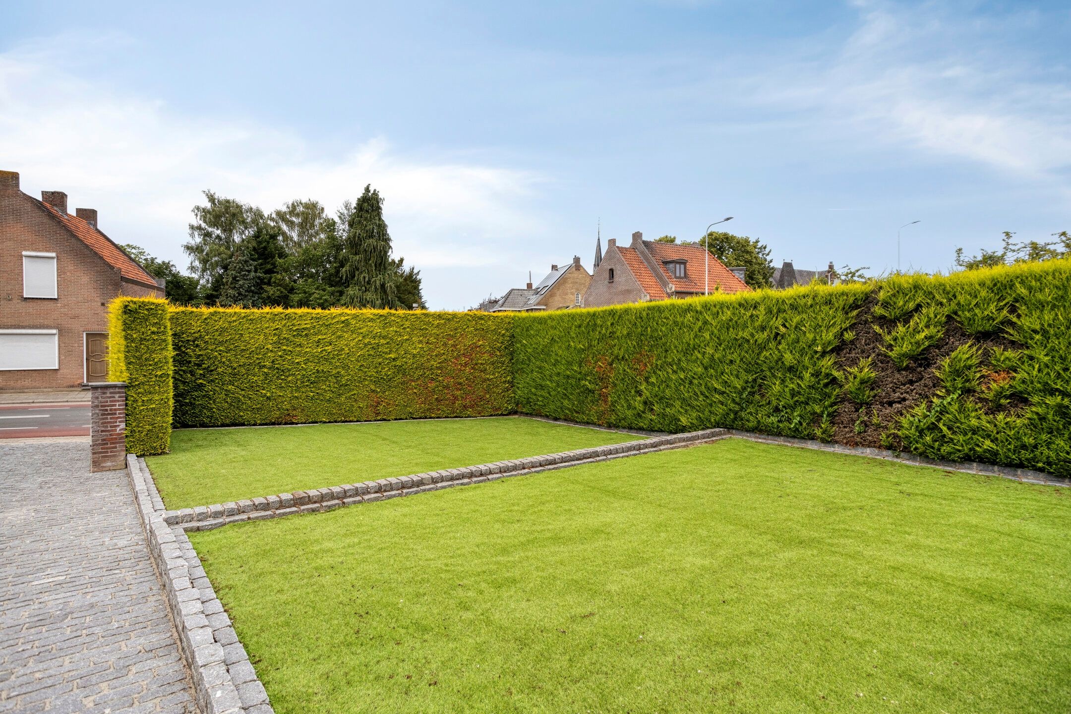 Spacious Detached Country House with Private Garden and Premium Outdoor Living — 48