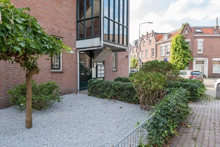 Spacieux appartement de 2 pièces avec balcon dans un quartier recherché de Ginneken
