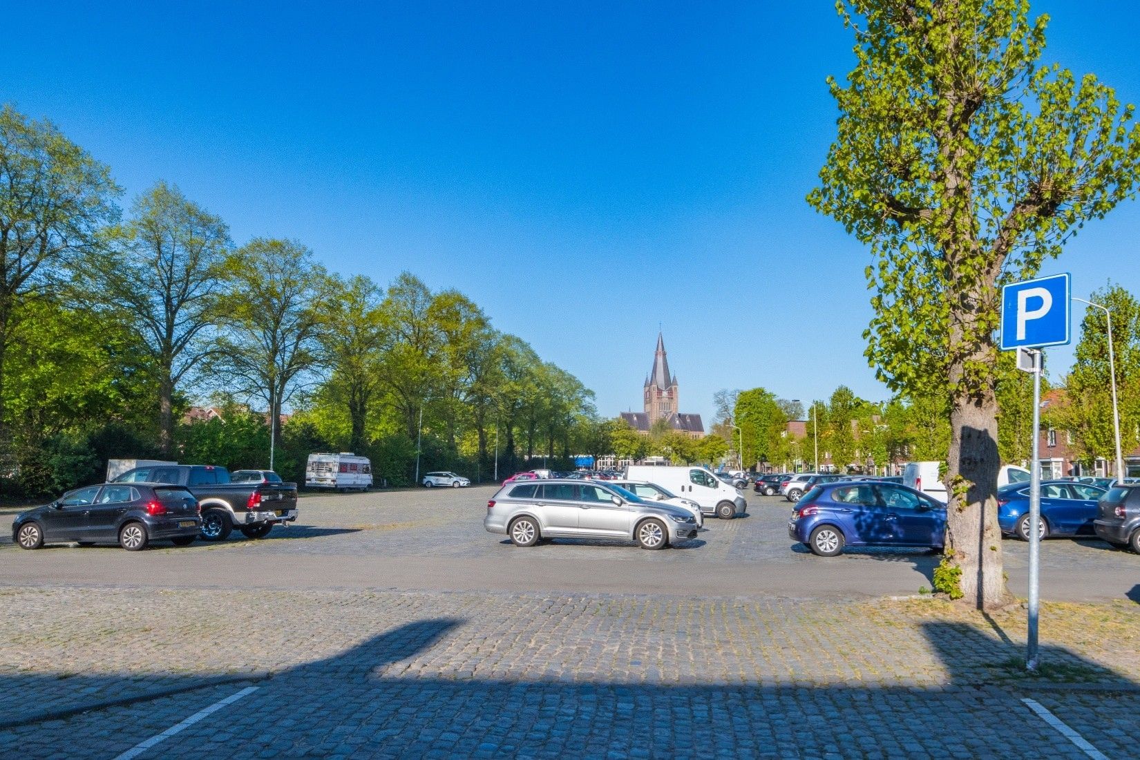 Spacious 2-Room Apartment with Balcony in Desirable Ginneken Location — 27
