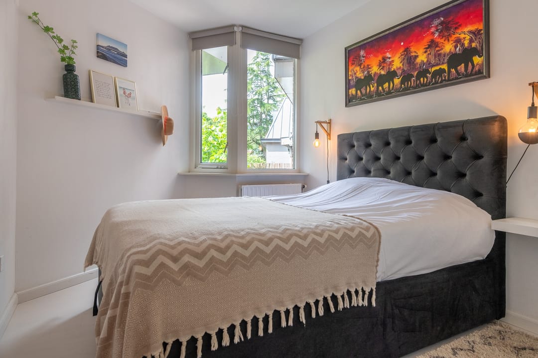 Spacious 2-Room Apartment with Balcony in Desirable Ginneken Location — 17