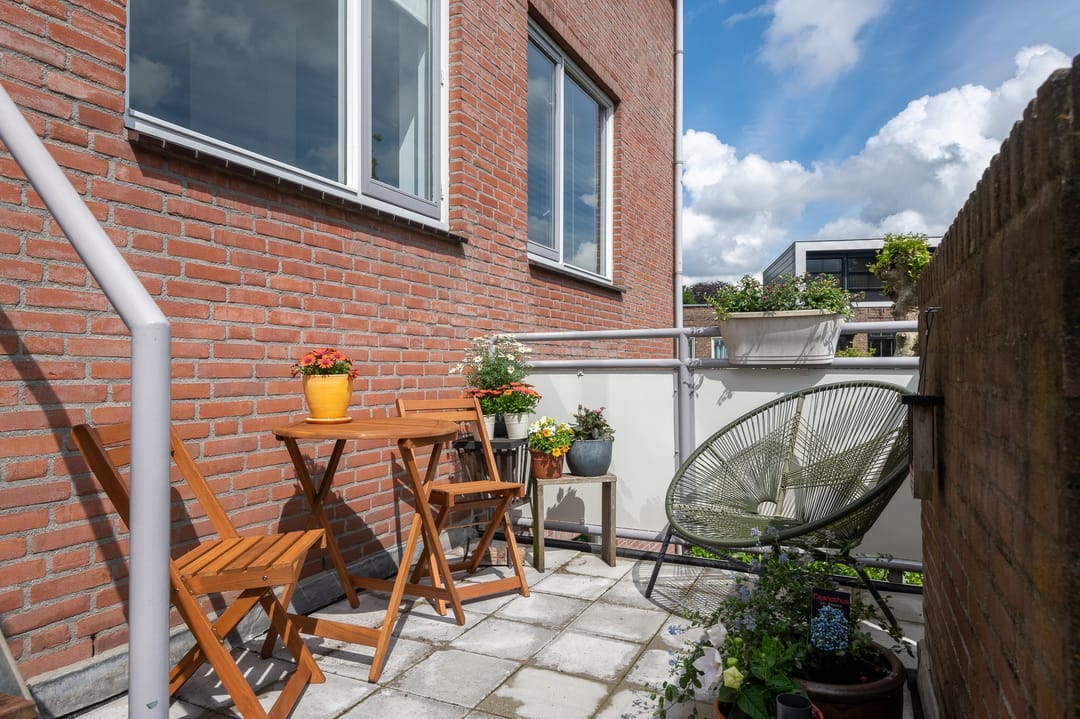 Spacious 2-Room Apartment with Balcony in Desirable Ginneken Location — 22