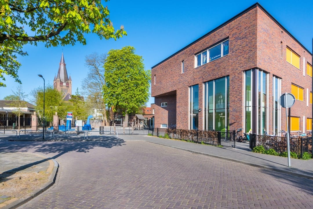 Spacious 2-Room Apartment with Balcony in Desirable Ginneken Location — 26