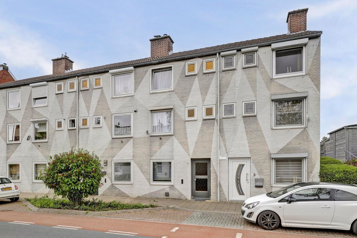 Spacious Terraced Home with Deep Garden in Charming Lemiers — 29