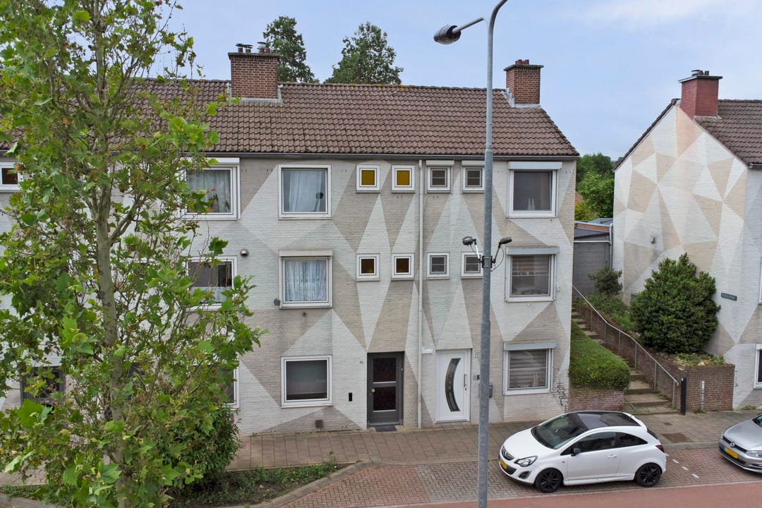 Spacious Terraced Home with Deep Garden in Charming Lemiers — 31