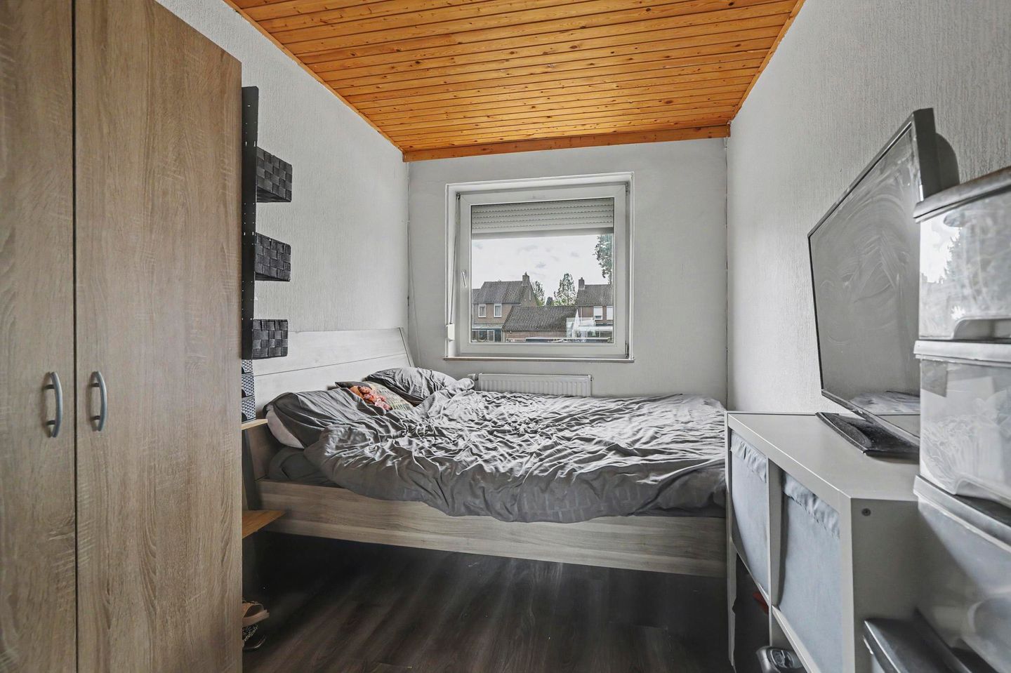 Spacious Terraced Home with Deep Garden in Charming Lemiers — 19