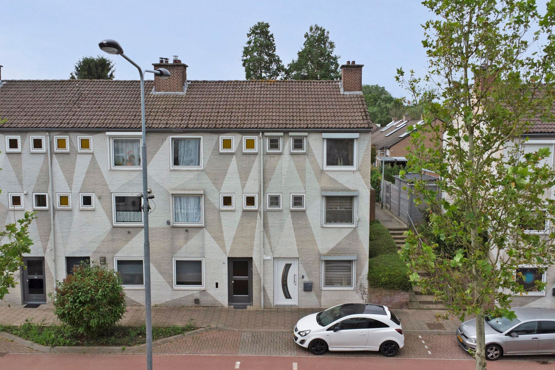 Spacious Terraced Home with Deep Garden in Charming Lemiers — 30
