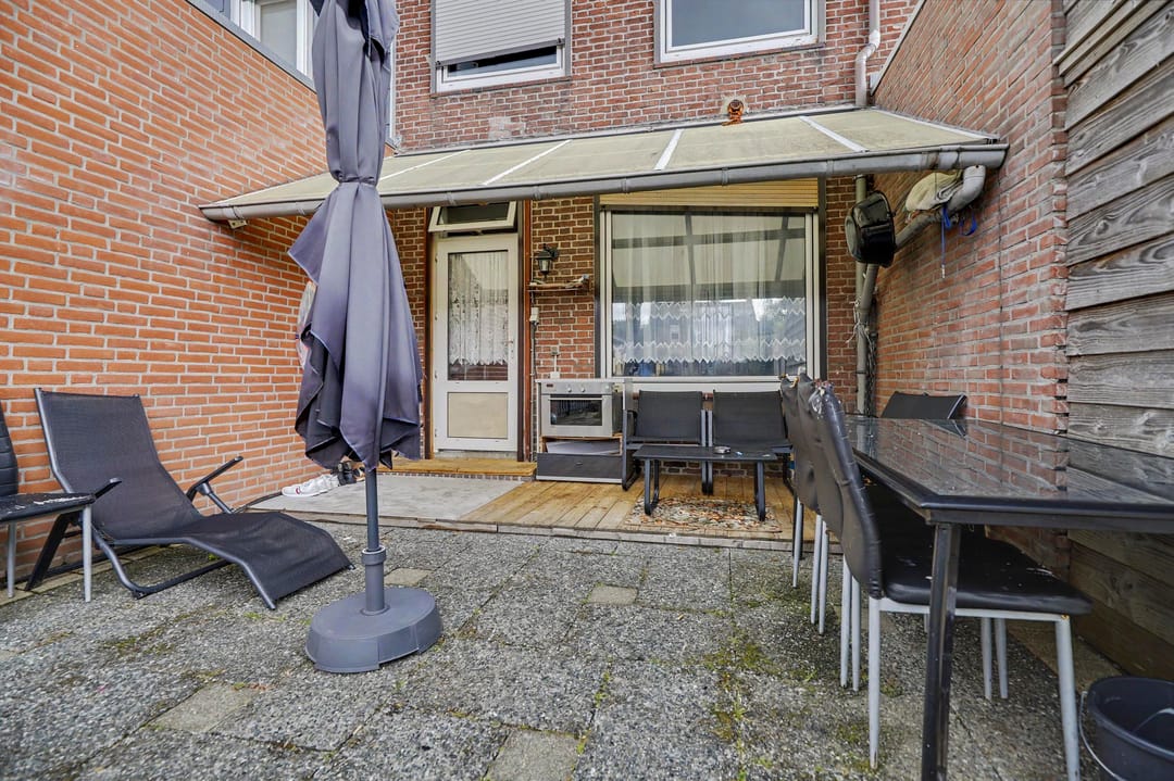 Spacious Terraced Home with Deep Garden in Charming Lemiers — 22