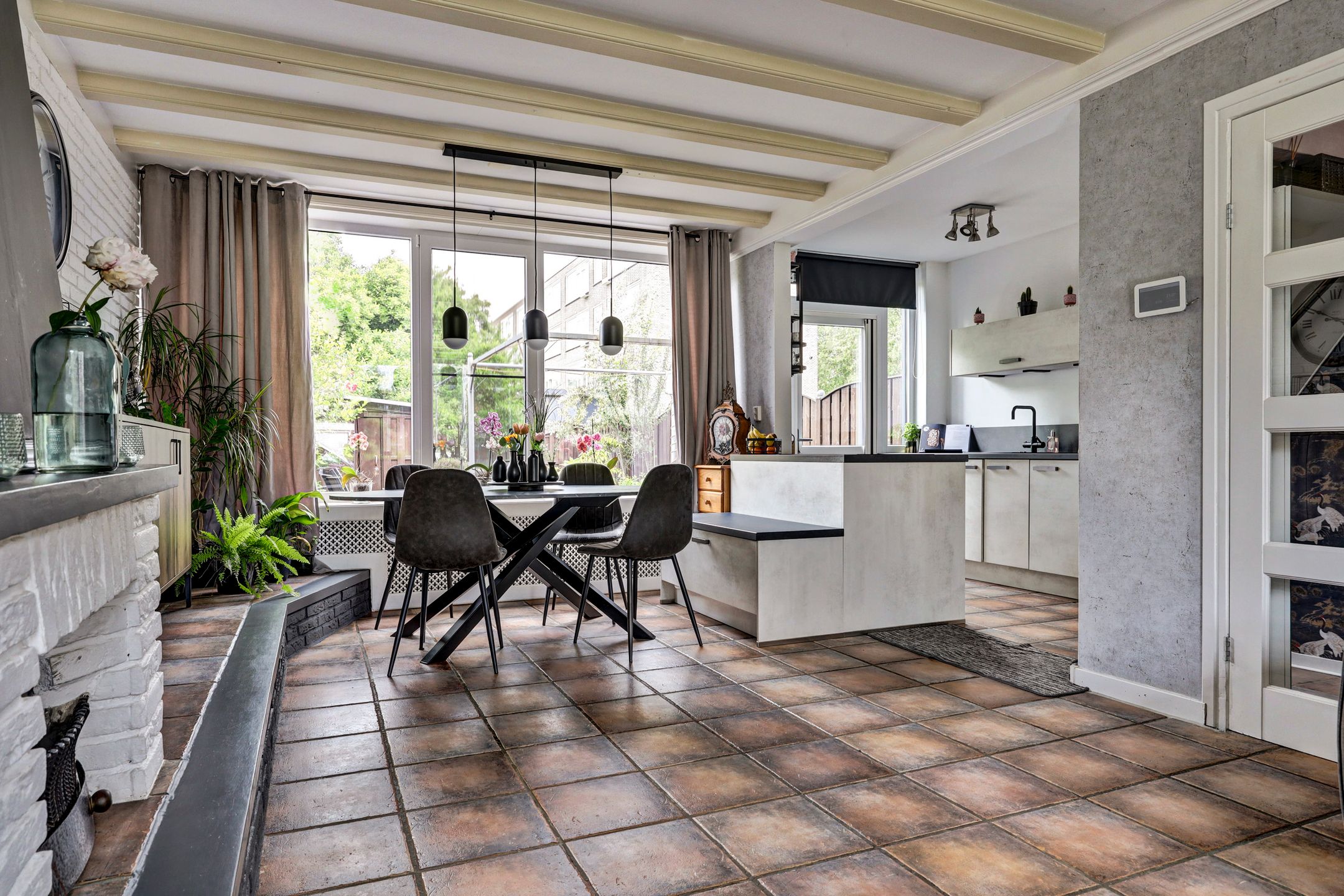 Spacious Family Home with Four Bedrooms and Modern Renovations in Child-Friendly Neighborhood — 9