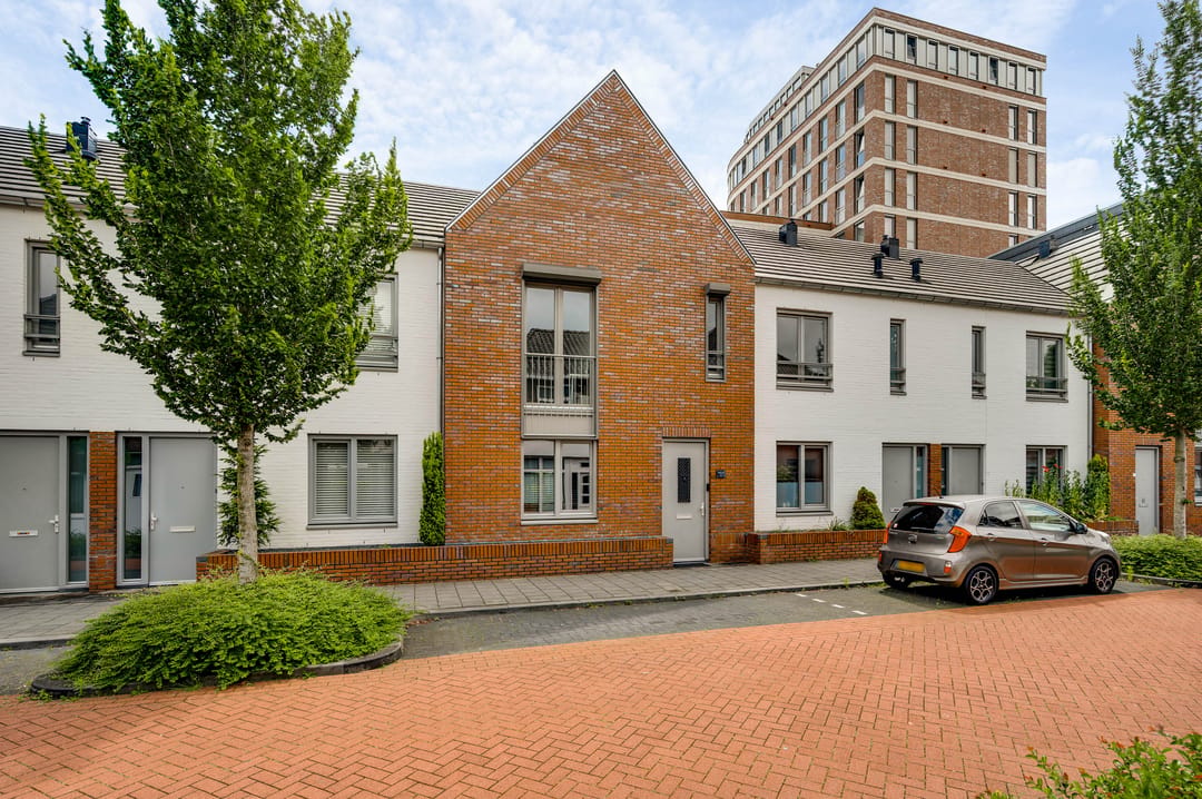 Modern Terraced Townhouse with 4 Bedrooms and Energy Label A in Weert City Center — 7