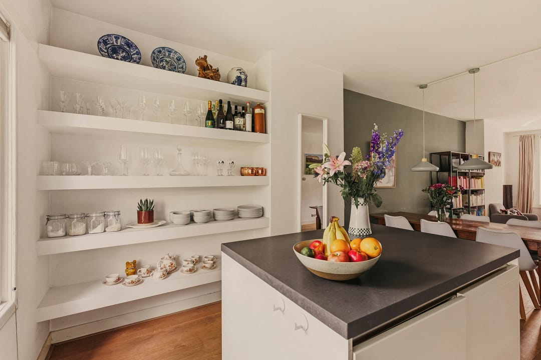 Modern Apartment in Historic Amsterdam School Building in Rivierenbuurt — 11