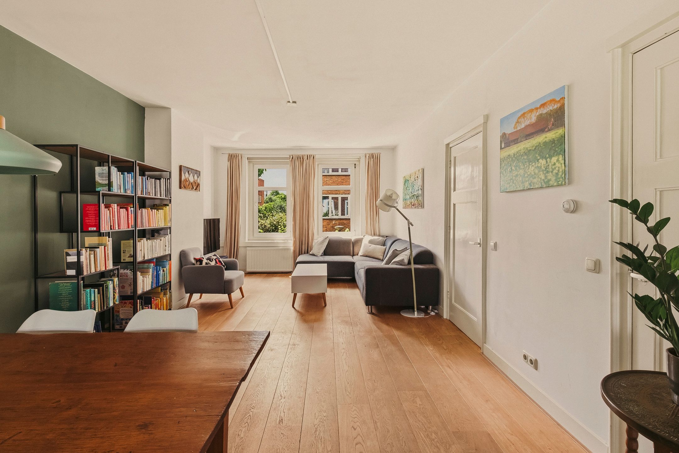 Modern Apartment in Historic Amsterdam School Building in Rivierenbuurt — 12