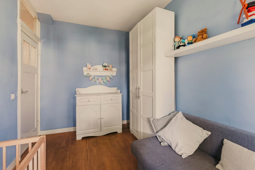 Modern Apartment in Historic Amsterdam School Building in Rivierenbuurt — 22