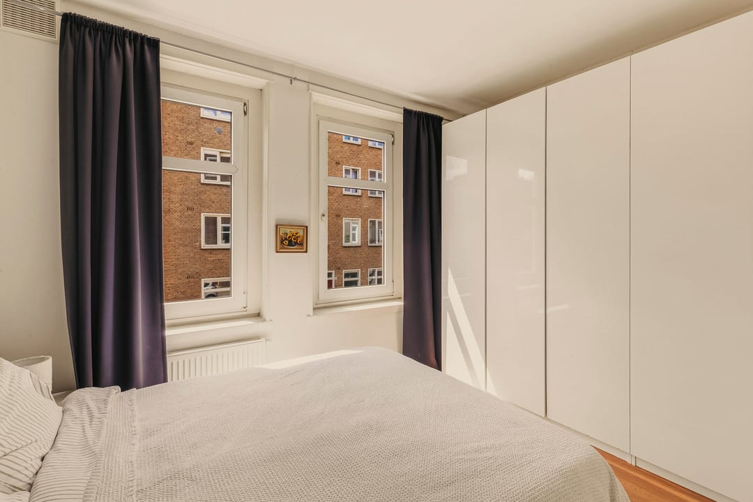 Modern Apartment in Historic Amsterdam School Building in Rivierenbuurt — 16