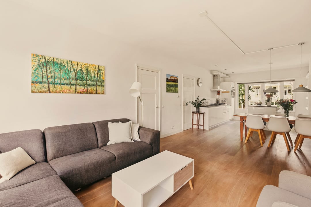 Modern Apartment in Historic Amsterdam School Building in Rivierenbuurt — 13