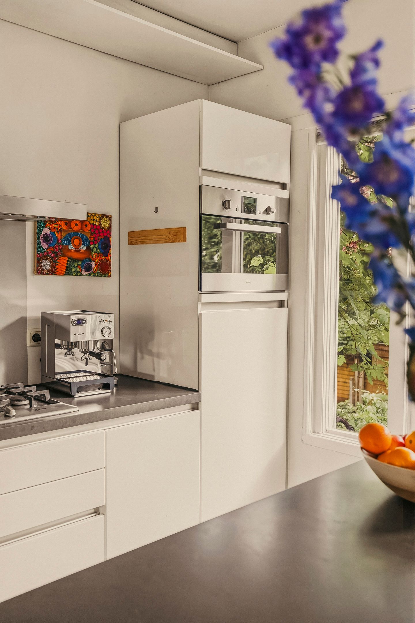 Modern Apartment in Historic Amsterdam School Building in Rivierenbuurt — 10