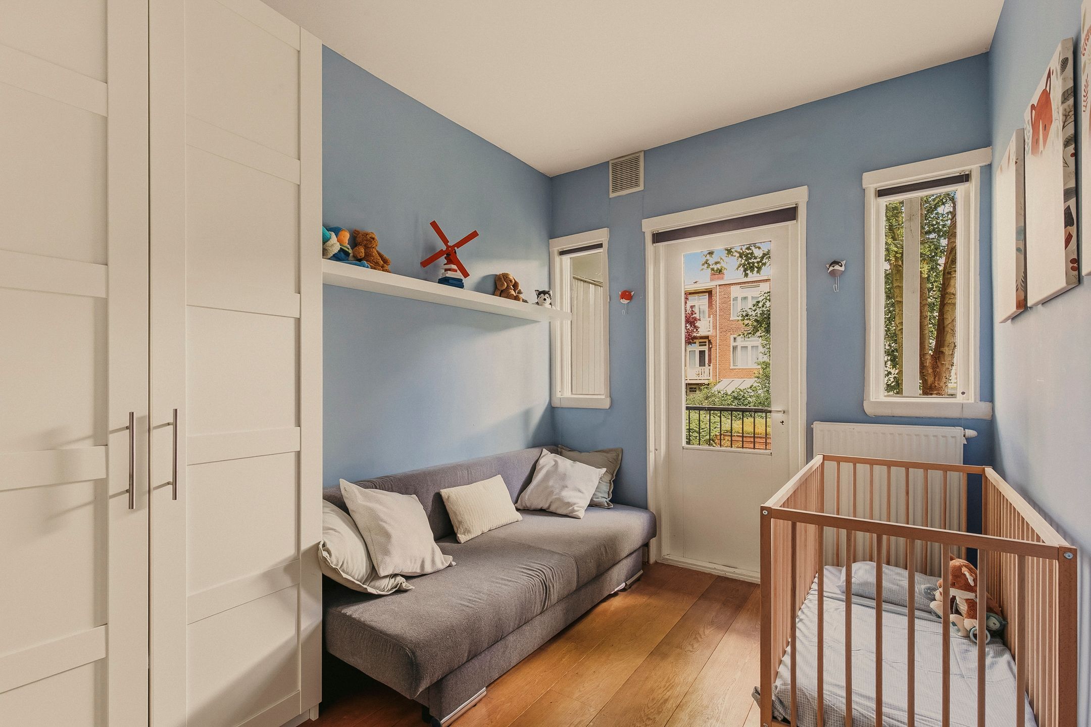 Modern Apartment in Historic Amsterdam School Building in Rivierenbuurt — 21